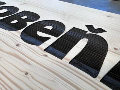 dřevěná cedule smrk