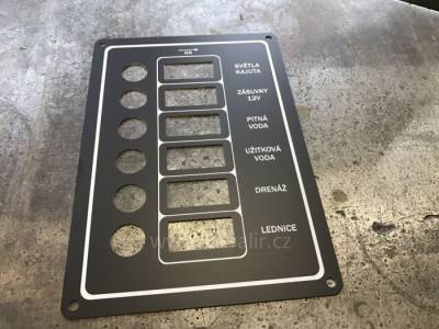 pristrojove-panely-32